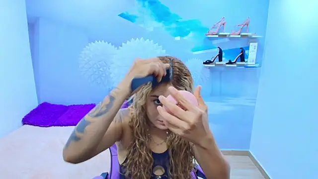 ESMERALDA-BLUE online show from 09-18-25, 08:56