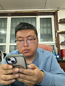 Snapshot of peijiangzhao chatting on 03-04-26, 01:41 peijiangzhao online show from 03-04-26, 01:41