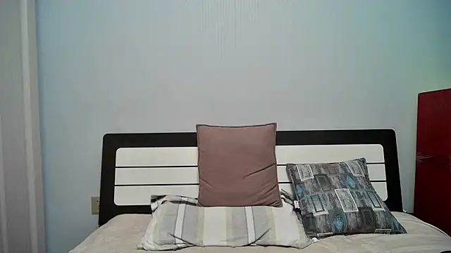 Snapshot of peijiangzhao chatting on 11-10-25, 02:22 peijiangzhao online show from 11-10-25, 02:22