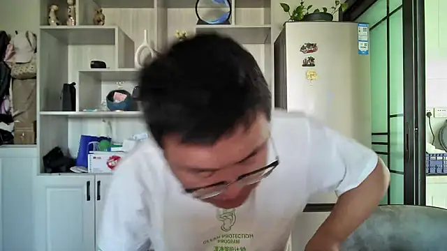 Snapshot of peijiangzhao chatting on 09-21-25, 05:01 peijiangzhao online show from 09-21-25, 05:01