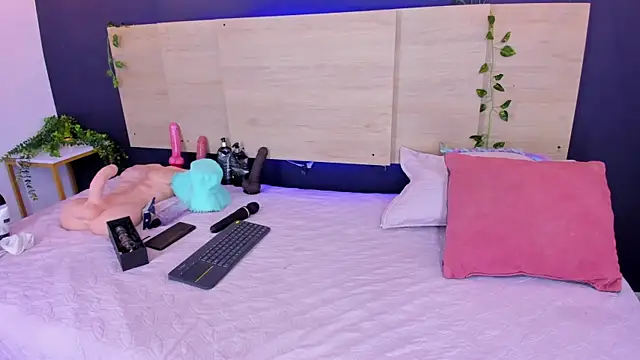 Amalia Bigass online show from 11-17-25, 04:38