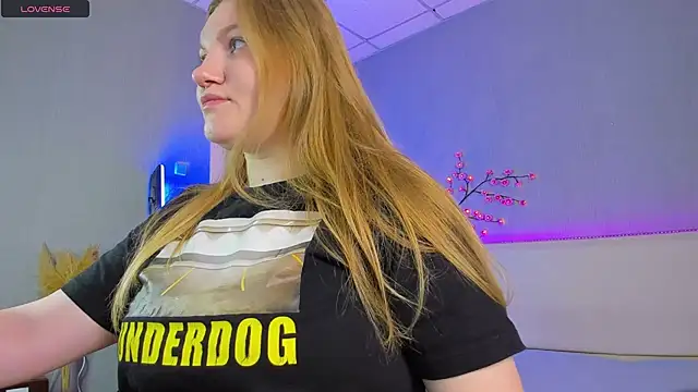 Snapshot of AshleyJoness chatting on 06-11-26, 05:04 AshleyJoness online show from 06-11-26, 05:04