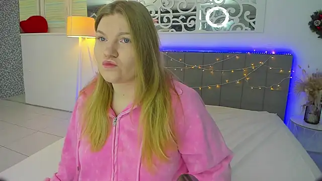 AshleyJoness online show from 12-17-25, 06:18