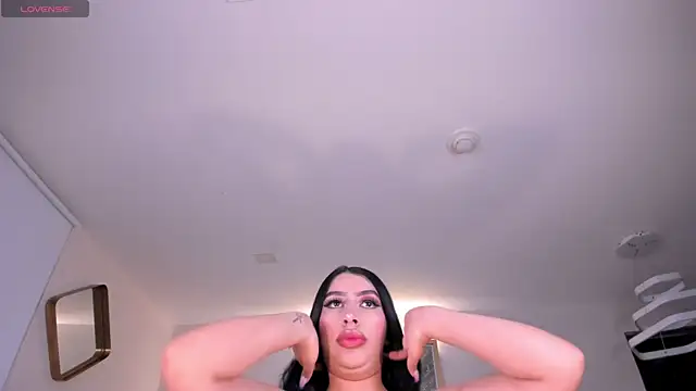 LeahLombardi  online show from 11-15-25, 03:32