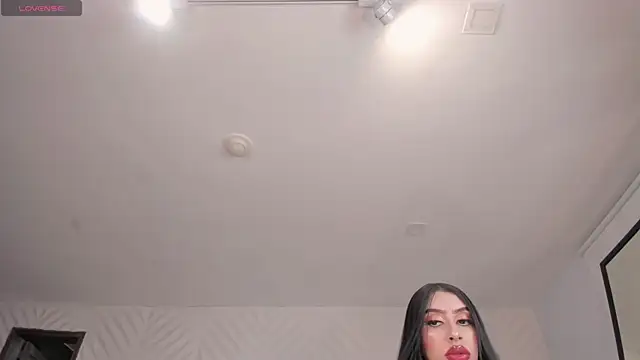 LeahLombardi  online show from 04-01-26, 03:41