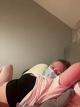 hazel wood21 online show from 02-24-26, 07:26