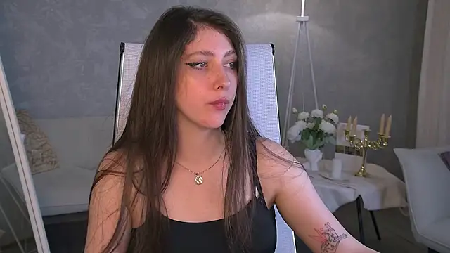 Snapshot of Mary_Miiller chatting on 07-15-26, 02:35 Mary Miiller online show from 07-15-26, 02:35