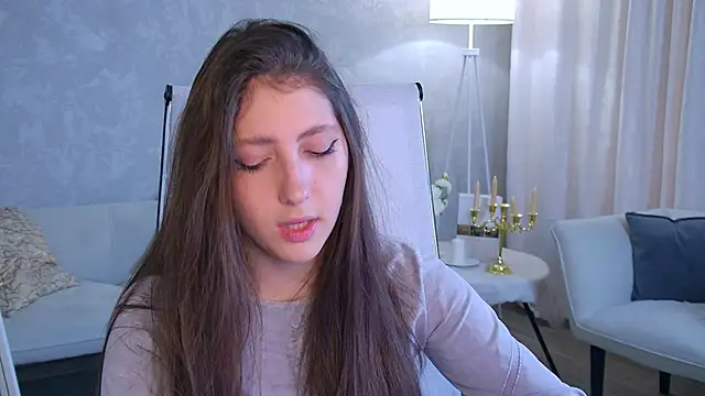 Snapshot of Mary_Miiller chatting on 05-29-26, 05:35 Mary Miiller online show from 05-29-26, 05:35