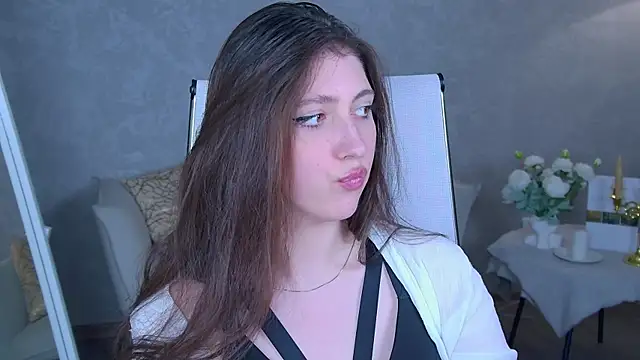 Snapshot of Mary_Miiller chatting on 05-11-26, 02:45 Mary Miiller online show from 05-11-26, 02:45
