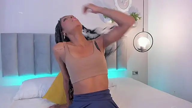 Emely Deluxe online show from 12-19-25, 11:34