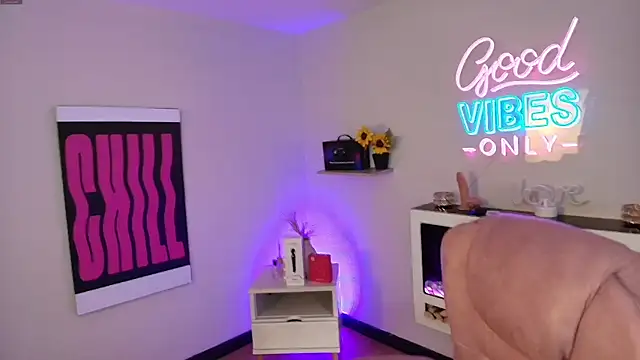 Alice Vixen online show from 04-07-26, 12:07