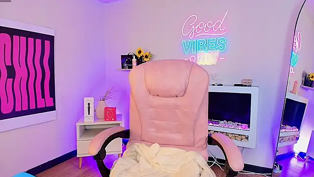 Alice Vixen online show from 03-26-26, 12:14