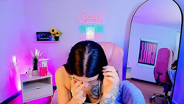 Alice Vixen online show from 06-10-26, 12:17