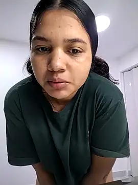 Snapshot of Eimy-04 chatting on 10-23-25, 03:38 Eimy-04 online show from 10-23-25, 03:38