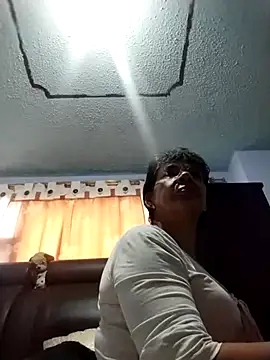 OliviaMorris1 online show from 10-10-25, 07:47