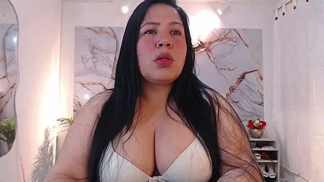 Snapshot of Ashley_Grahaam chatting on 09-10-25, 02:43 Ashley Grahaam online show from 09-10-25, 02:43