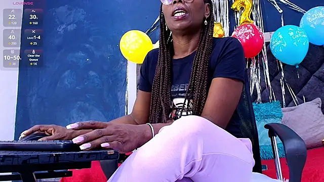 Snapshot of ebony__jheim chatting on 07-09-26, 12:15 ebony jheim online show from 07-09-26, 12:15