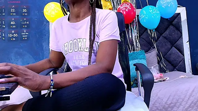 Snapshot of ebony__jheim chatting on 07-08-26, 01:56 ebony jheim online show from 07-08-26, 01:56