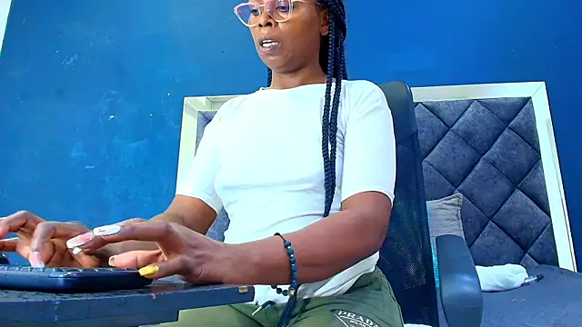 ebony  jheim online show from 10-21-25, 11:53