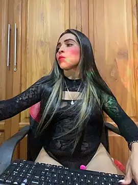 Snapshot of Rosa_25x chatting on 06-21-26, 02:28 Rosa 25x online show from 06-21-26, 02:28