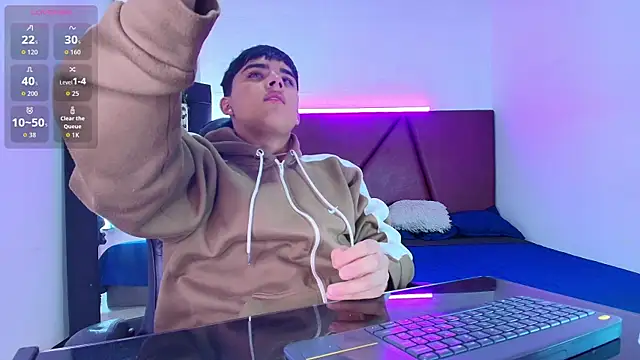 Lucass love online show from 09-18-25, 01:36