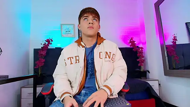 Lucass love online show from 03-08-26, 01:36