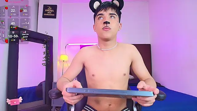 Lucass love online show from 11-13-25, 05:06