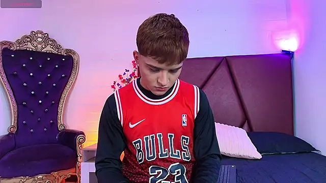 Lucass love online show from 04-08-26, 01:34