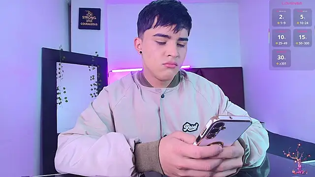 Lucass love online show from 10-08-25, 01:23