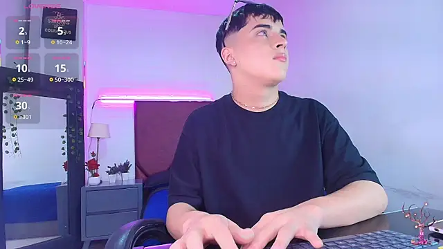 Lucass love online show from 10-23-25, 04:27