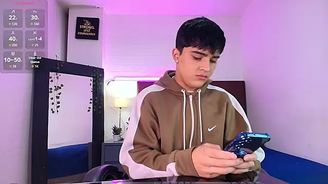 Lucass love online show from 09-23-25, 01:18