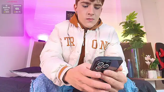 Lucass love online show from 03-14-26, 01:17