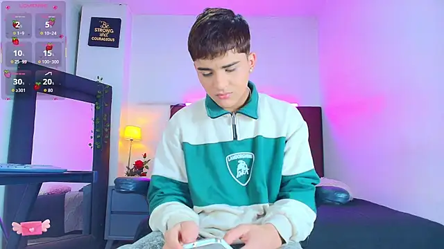 Lucass love online show from 12-14-25, 01:39