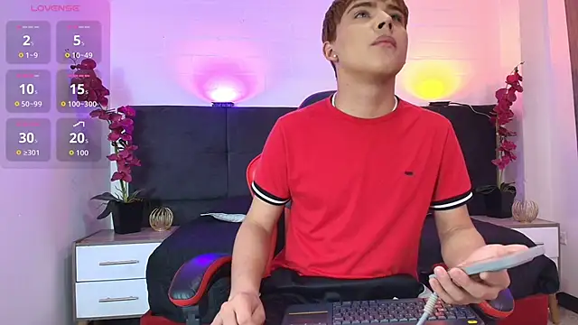 Lucass love online show from 05-29-26, 04:57