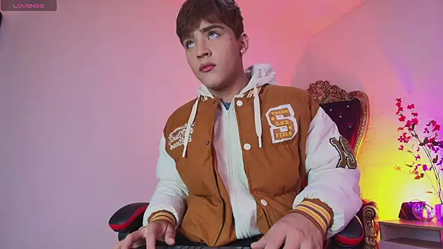 Lucass love online show from 03-22-26, 01:23