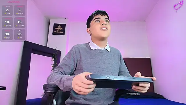 Lucass love online show from 11-12-25, 04:22