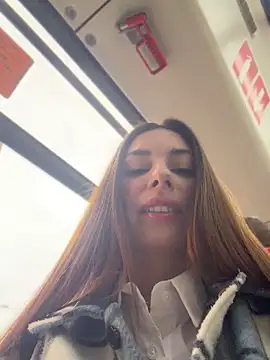 Amelie Crosby online show from 06-01-26, 01:44