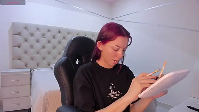 CleoWhite online show from 10-31-25, 07:54