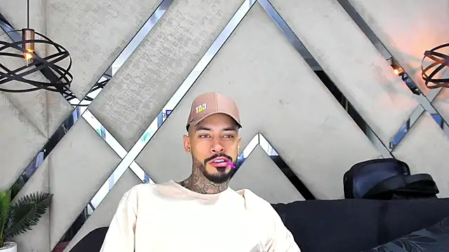 VinzenzRizzo online show from 10-22-25, 04:23