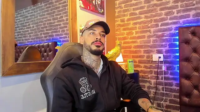 VinzenzRizzo online show from 12-05-25, 04:11