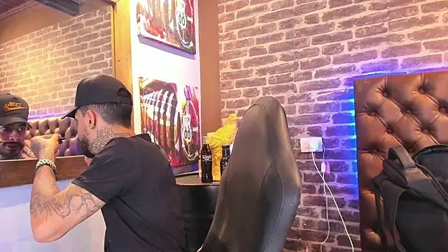 VinzenzRizzo online show from 10-20-25, 05:42