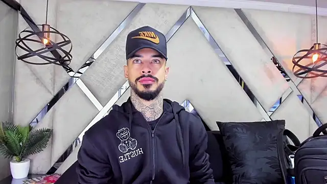 VinzenzRizzo online show from 11-06-25, 04:27