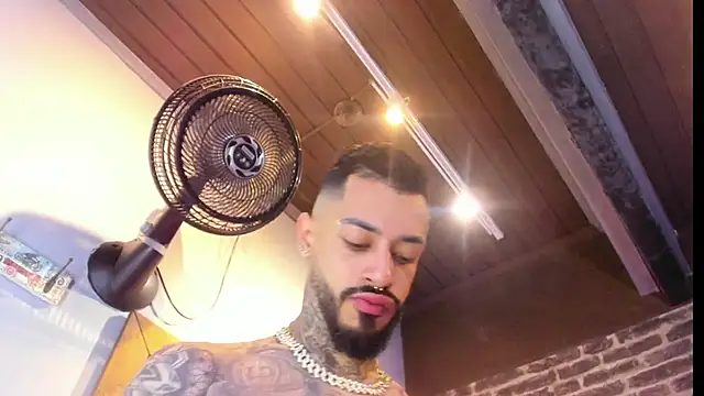 VinzenzRizzo online show from 09-26-25, 04:30