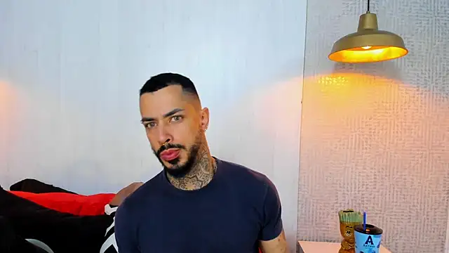 VinzenzRizzo online show from 02-12-26, 04:34