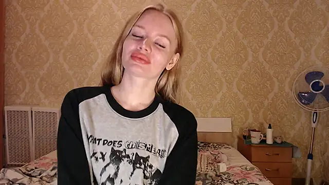 Kitkaat00 online show from 04-29-26, 11:22