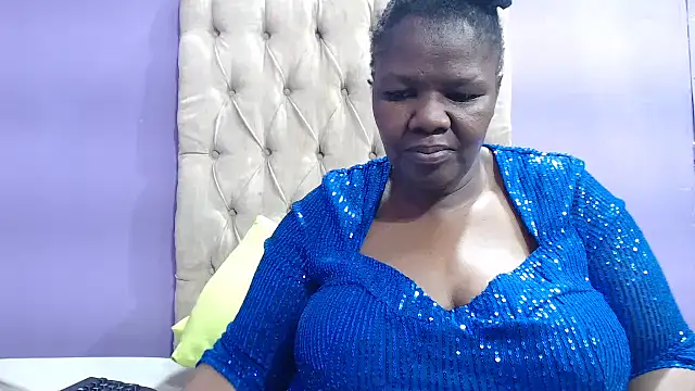 Snapshot of NaughtyChubbyZoe chatting on 09-09-25, 06:28 NaughtyChubbyZoe online show from 09-09-25, 06:28