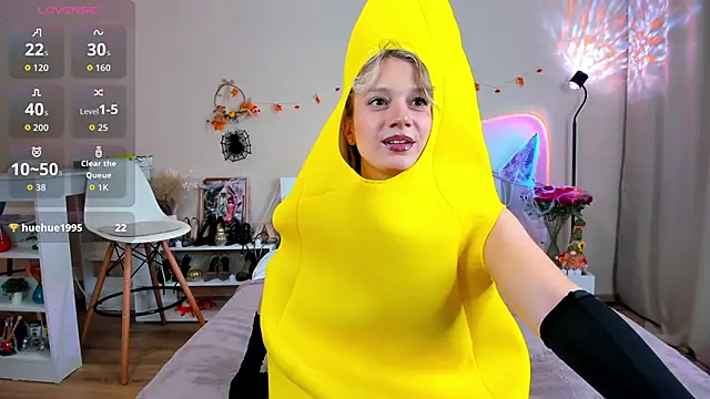 EmiSoul online show from 10-31-25, 04:31