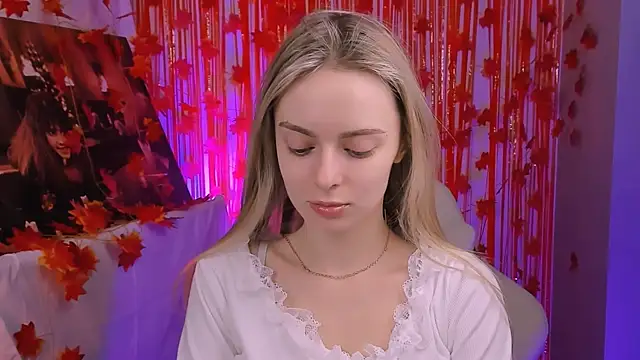 JuliaBrewwer online show from 12-03-25, 01:32