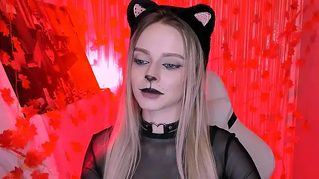 JuliaBrewwer online show from 10-31-25, 01:41