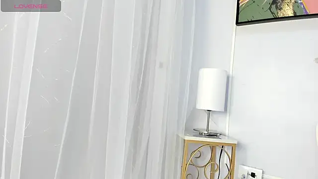 Snapshot of dulce_fiore07 chatting on 06-17-26, 12:04 dulce fiore07 online show from 06-17-26, 12:04